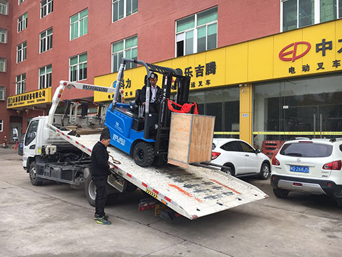 廈門電動叉車公司，銷售比亞迪電動叉車2.5噸一臺